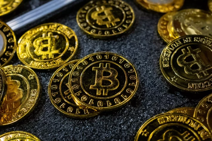 “Família Bitcoin” revela método inusitado para ganhar muito dinheiro com criptoativos