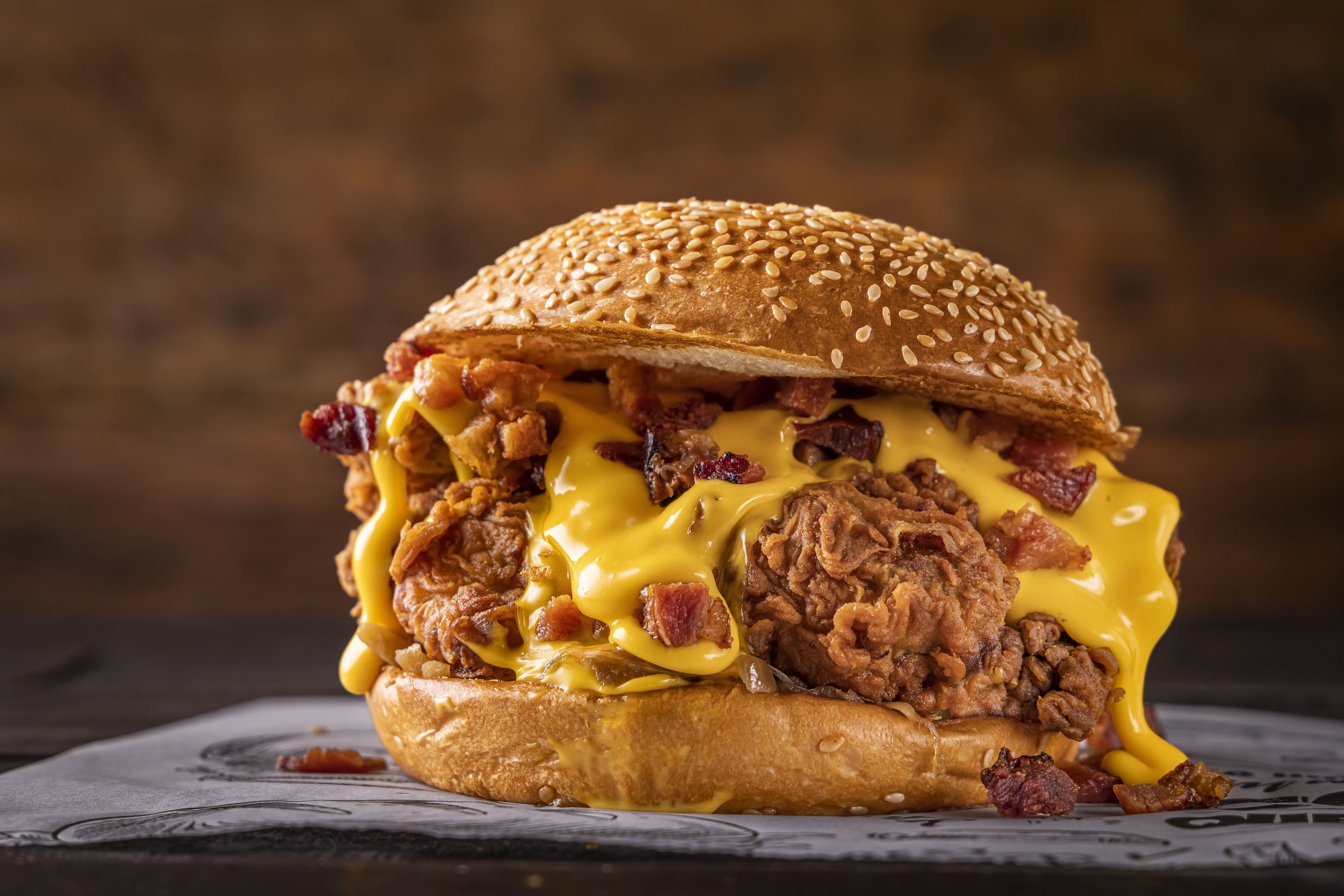 Domingo é de combo completo com lanche, batata e bebida na