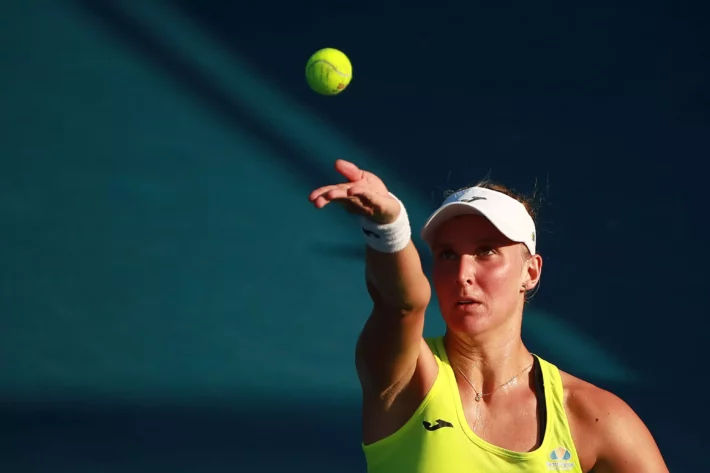 Bia Haddad faz história! Veja onde assistir ao jogo da tenista brasileira  na semifinal de Roland Garros - Seu Dinheiro