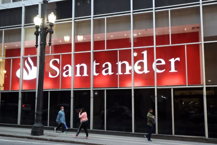 Santander (SANB11) destaca que alta nas taxas traz oportunidades no Tesouro Direto