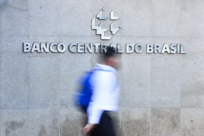 Banco Central tem ganho bilionário com swap cambial em novembro