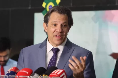 Ministro da Fazenda Fernando Haddad em coletiva de impresa, junto ao minisntro da economia da Argentina, Sergio Massa