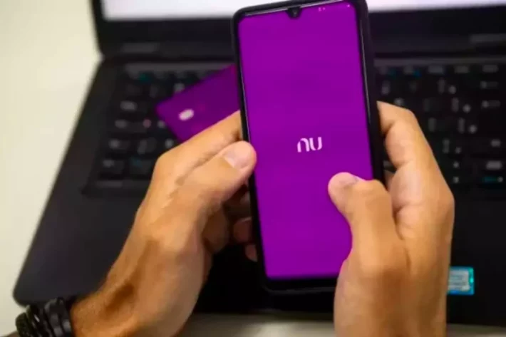 App do Nubank (ROXO34) fora do ar? Clientes reclamam nas redes