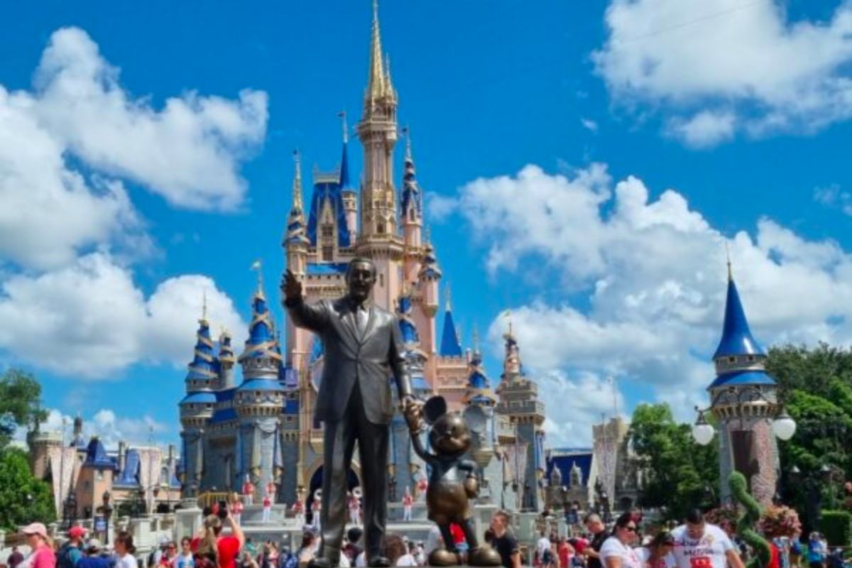 Quanto custa? Disney (DISB34) anuncia descontos nos ingressos; veja valor –  Radar da Imprensa – Estadão E-Investidor – As principais notícias do  mercado financeiro