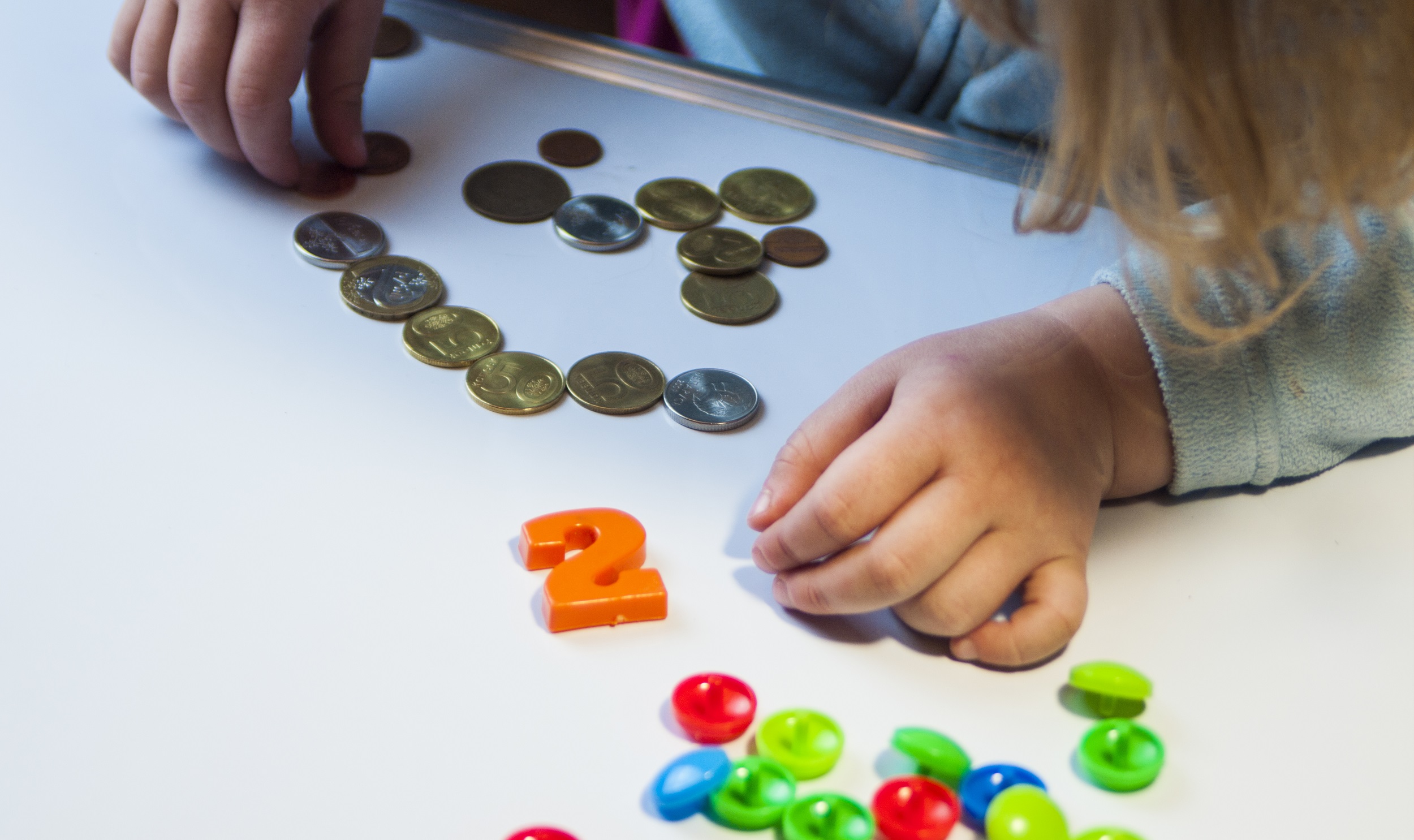 Jogo Infantil Didático Matemática Bolsa De Valores Ações - DAAUTILIDADES