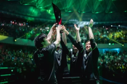 Santander amplia investimento em games com League of Legends - Forbes