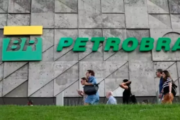 Petrobras (PETR3;PETR4): ações sobem após aprovação de mudança na diretoria