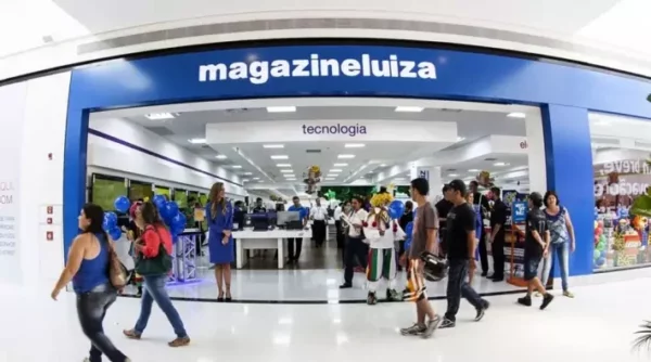 Magazine Luiza (MGLU3): ações recuam em dia negativo para o varejo