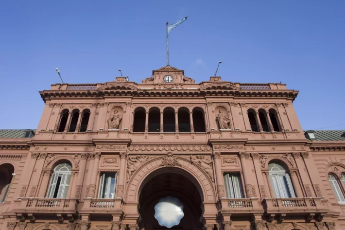 Eleições na Argentina: bolsa e renda fixa têm retornos de até 300%. Vale investir?
