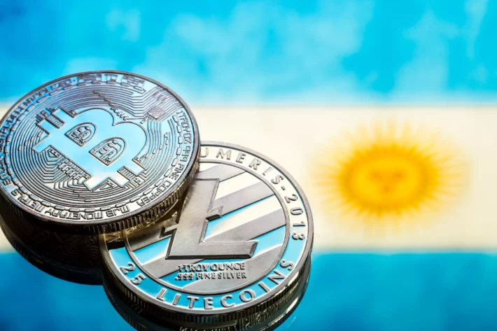 Por que eleição de Milei coloca o mercado cripto em risco na Argentina?