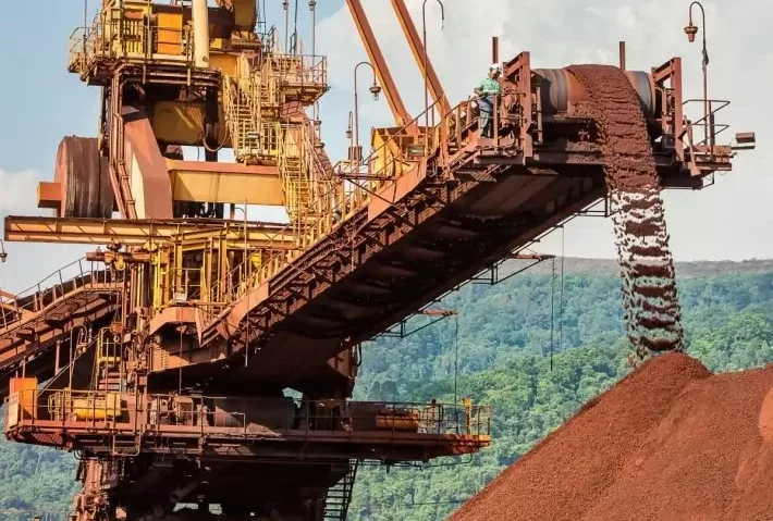 Minério de ferro registra queda significativa na Bolsa de Dalian