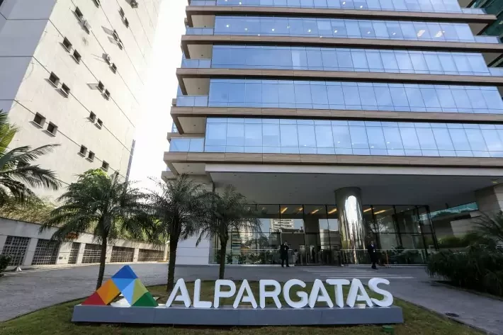 Ibovespa hoje: Alpargatas (ALPA4), MRV (MRVE3) e Casas Bahia (BHIA3) são os destaques positivos