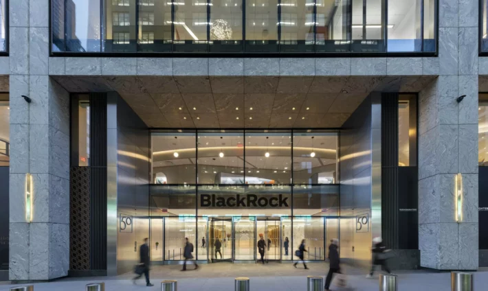 BlackRock, maior gestora do mundo, anuncia lucro acima do esperado