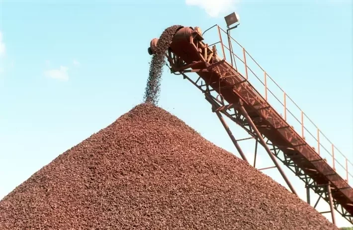 BofA rebaixa 4 empresas ante perspectivas sobre minério de ferro na China