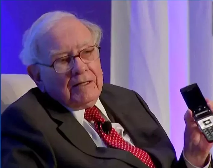 Berkshire Hathaway, de Warren Buffett, reduz fatia na Apple