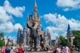 Disney (DIS) anuncia aumento de dividendo em 50% para acionistas; veja valor