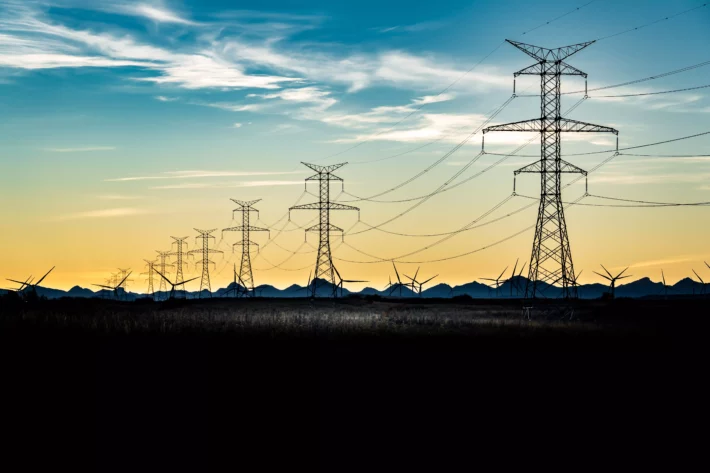 S&P diz que renovação de concessões ajudará refinanciamento de distribuidoras de energia