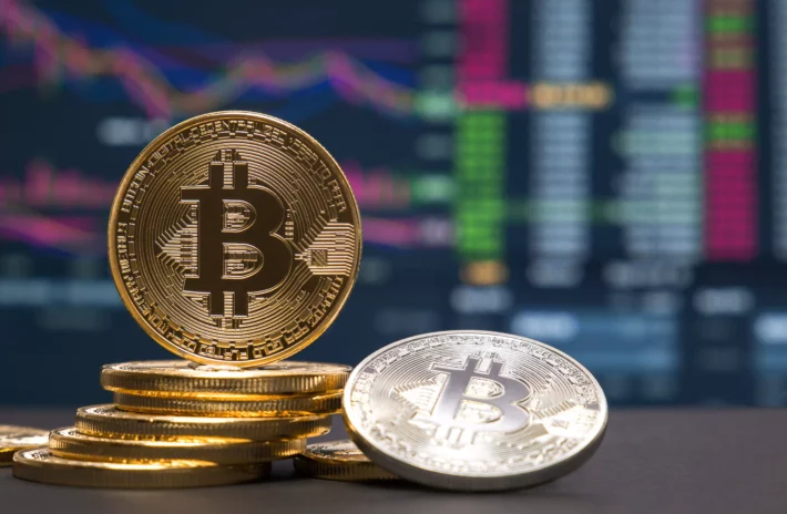 Bitcoin salta 60,5% em 2024. Quais criptomoedas podem surfar essa alta?