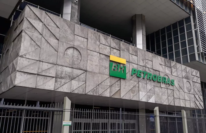 Ações da Petrobras (PETR3; PETR4) caem após preços do petróleo reduzirem alta