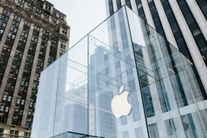 Clientes Apple (AAPL34) podem receber US$ 349 por problemas no iPhone