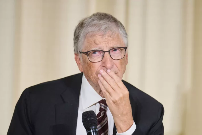 A lição que Bill Gates se arrepende de não ter aprendido antes com Warren Buffet