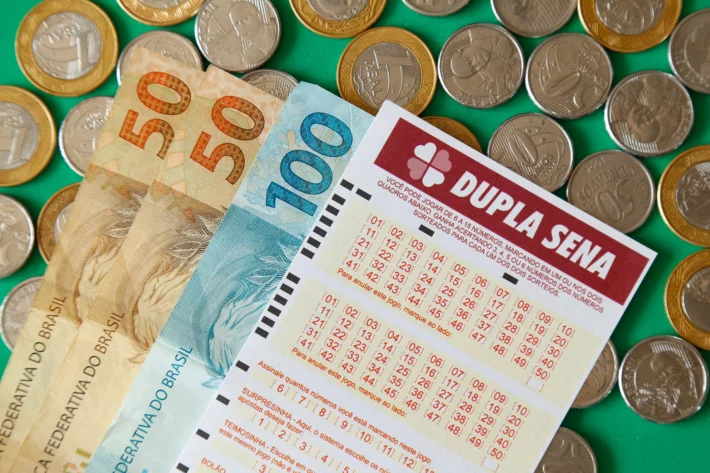Dupla Sena: prêmio acumula e chega em R$ 3,1 milhões; veja números sorteados