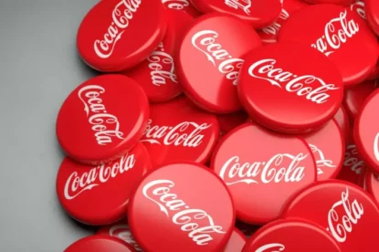 Coca-Cola (C2CA34) anuncia pagamento de dividendos para agosto; veja como receber