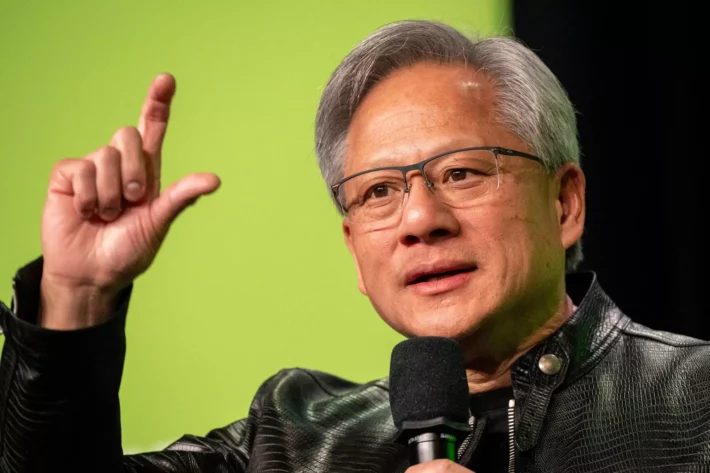 Executivos da Nvidia venderam US$ 1,8 bilhão de ações em 2024. Sinal vermelho para o investidor?