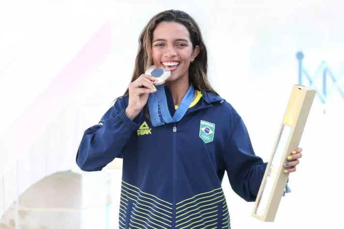 Rayssa Leal, conquistou medalha de bronze das olimpíadas 2024.