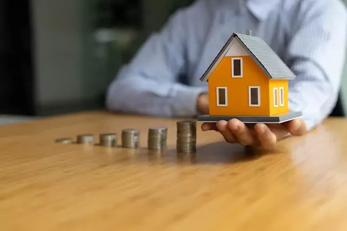 Qual é o fundo imobiliário que mais pagou dividendos em 2024?