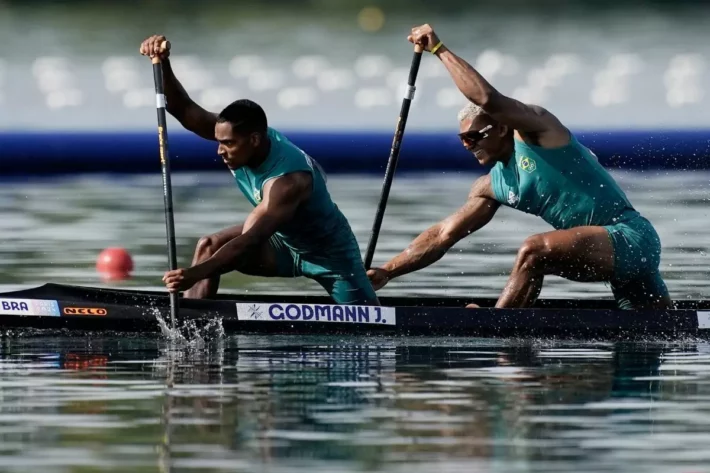 Quanto rende a medalha de prata em grupo na poupança?