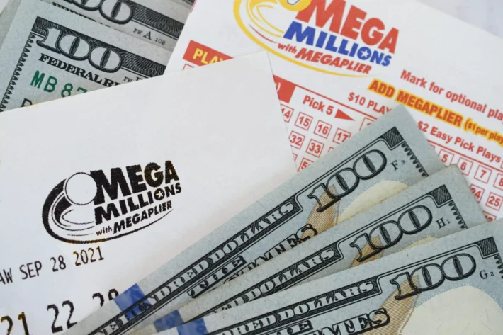 Mega Millions sorteia R$ 3 bilhões hoje (27); saiba como participar do Brasil