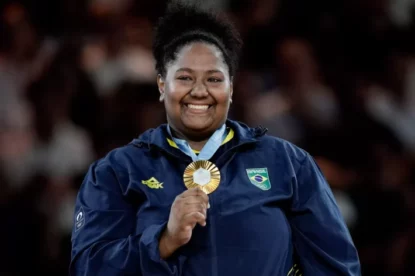 Beatriz Souza leva ouro: quanto rende o valor de cada medalha olímpica no Tesouro Direto?