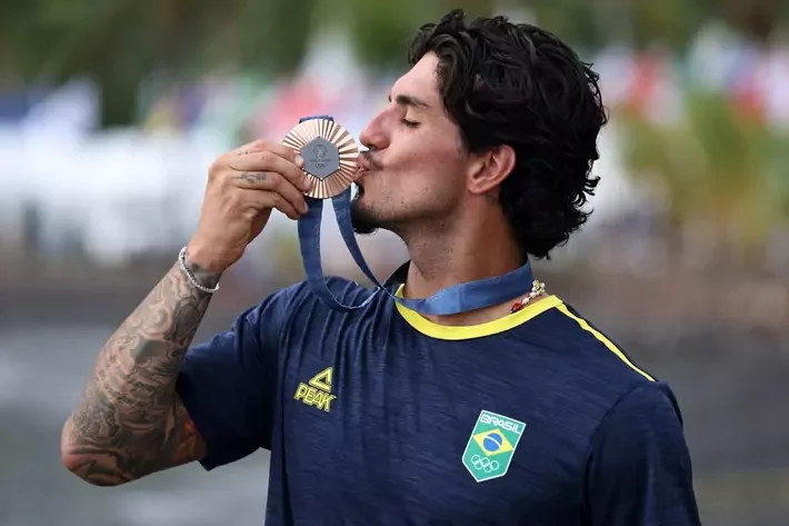 2024.08.05 - Jogos Olímpicos Paris 2024 - Tahiti - Surf - O medalhista brasileiros Gabriel Medina, bronze no masculino. Foto: William Lucas/COB.