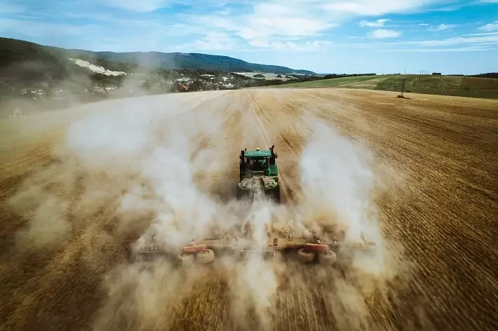 Fiagros com CRAs da AgroGalaxy desabam no dia (Foto: Envato Elements)