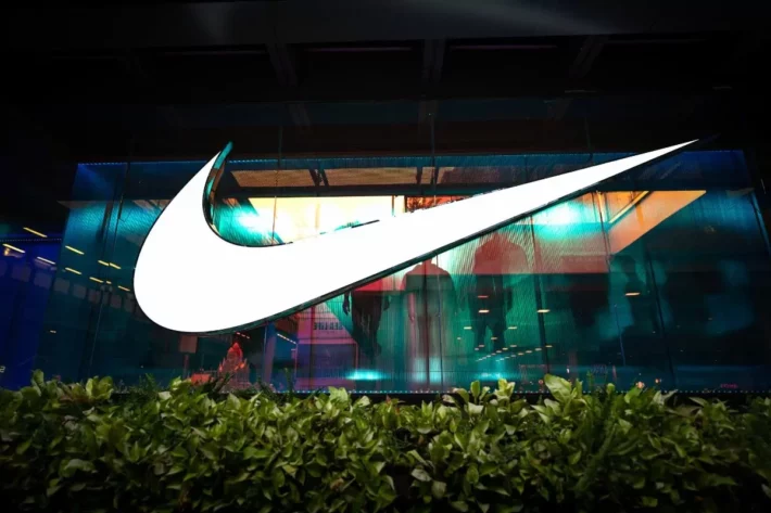 Tênis da Nike (NIKE34) expõe falha de U$ 700 milhões no mercado de carbono; entenda