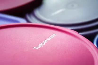 Tupperware (TUPBQ) escapa da falência com venda a credores