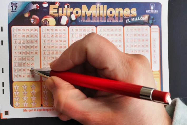 Euromillions sorteia R$ 966 milhões hoje; brasileiros podem apostar na loteria europeia?