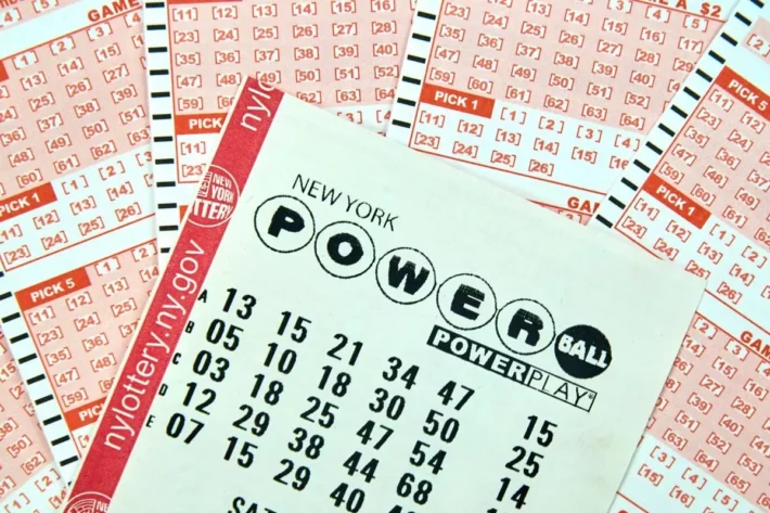 Powerball sorteia R$ 160 milhões hoje (28); como ficar milionário com a loteria americana?