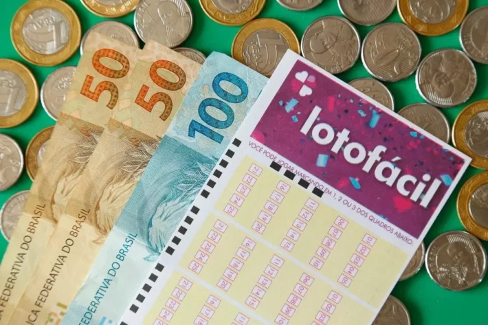 4 sortudos ganham mais de R$ 1 milhão na Lotofácil 3244; veja se você é um deles