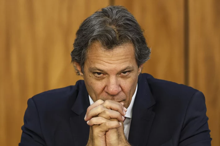 Haddad propõe regras mais rígidas para abono do PIS/Pasep; veja o que pode mudar