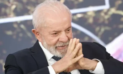 Lula faz Pix para mostrar que modalidade não será taxada