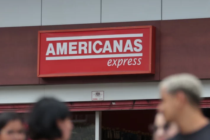 Por que ações da Americanas (AMER3) tombam mais de 7% hoje?