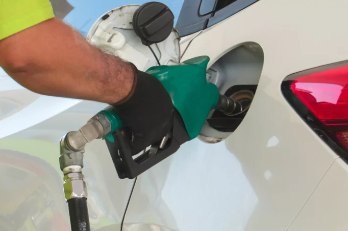 Vai viajar? Confira 11 truques para gastar menos dinheiro com gasolina