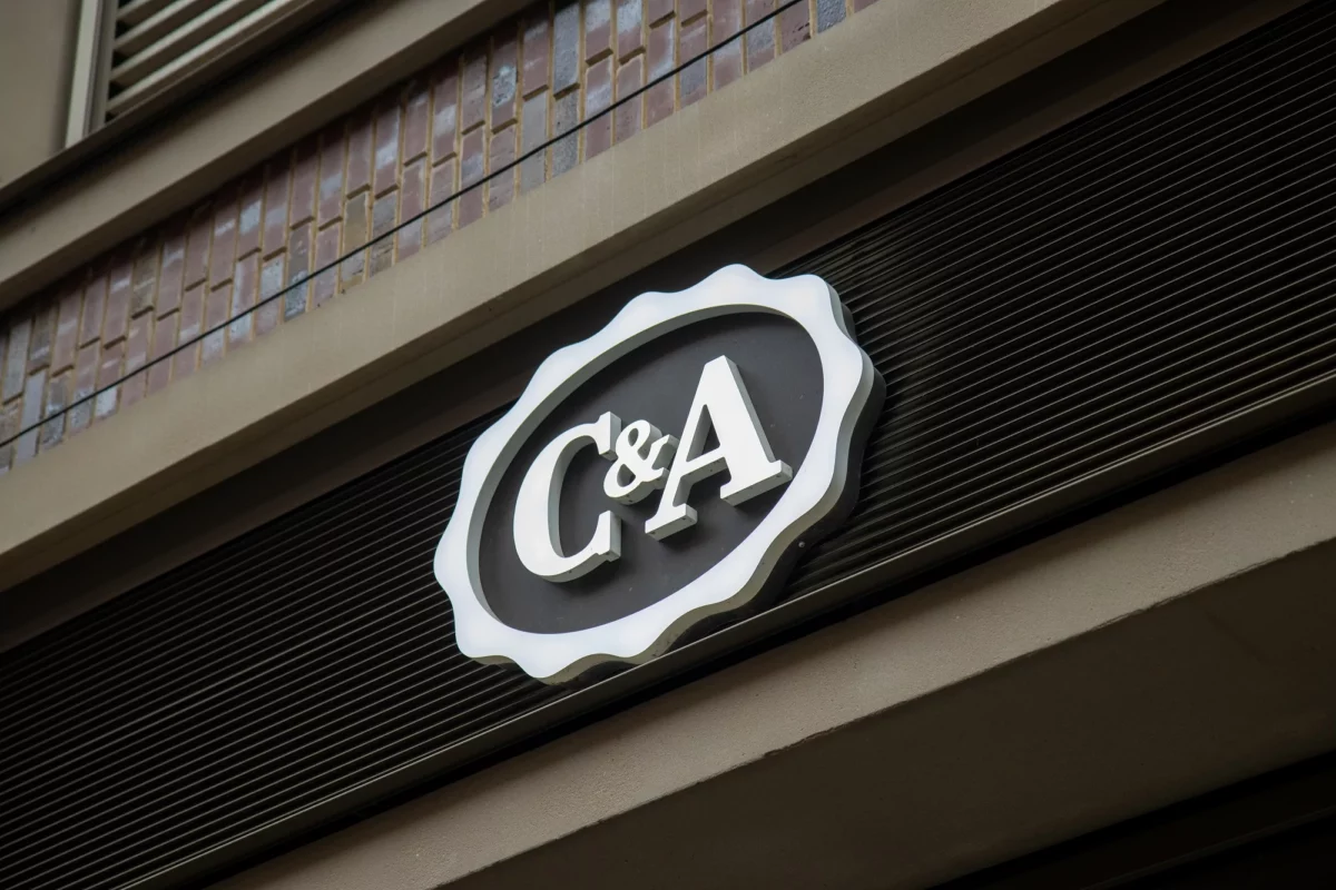 Ações da C&A sobem após queda abrupta, mas analistas alertam para resultados mais fracos no 4º trimestre
