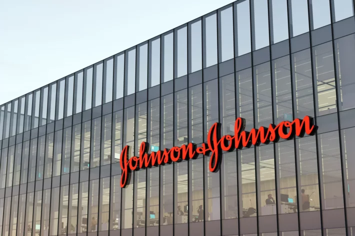 Johnson & Johnson confirma aquisição de biofarmacêutica; veja o valor da operação