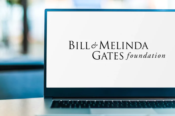 Bill Gates pretende doar maior parte de sua fortuna à fundação filantrópica. Foto: Adobe Stock