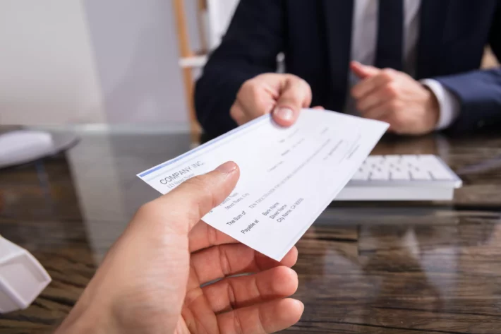 Cheque especial. Foto: Adobe Stock