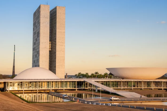 Novos presidentes no Legislativo têm diversas responsabilidades, como a gestão do Orçamento da União. (Foto: Adobe Stock) 