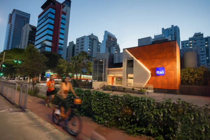 Ações do Itaú (ITUB4) se destacaram nas carteiras recomendadas de dividendos de bancos e corretoras para fevereiro. Foto: Itaú/Divulgação